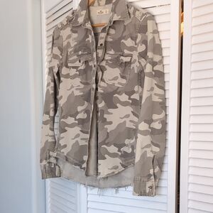 Hollister Gray Camouflage Shirt
